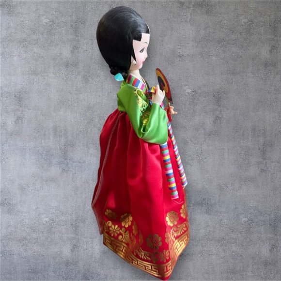 Vintage Korean Beauty Hanbok Doll - Picture 4 of 7